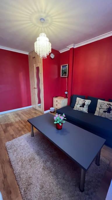 Palaz 6 - 2 Bedroom Flat Edmonton Esterno foto