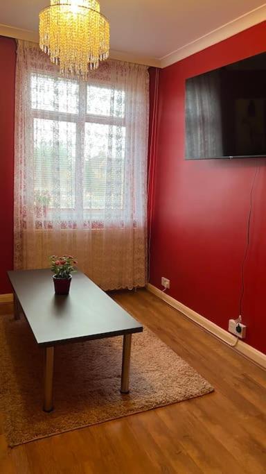 Palaz 6 - 2 Bedroom Flat Edmonton Esterno foto